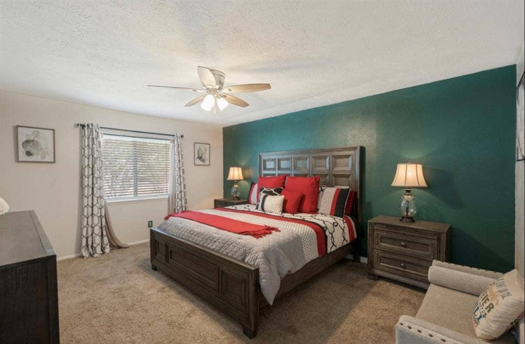 700 Nora Lane, DeSoto, TX 75115