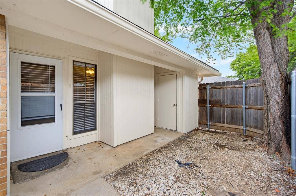 2323 Lido Lane, Arlington, TX 76015 2323 Lido Lane, Arlington, TX 76015