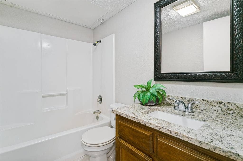 2323 Lido Lane, Arlington, TX 76015 2323 Lido Lane, Arlington, TX 76015