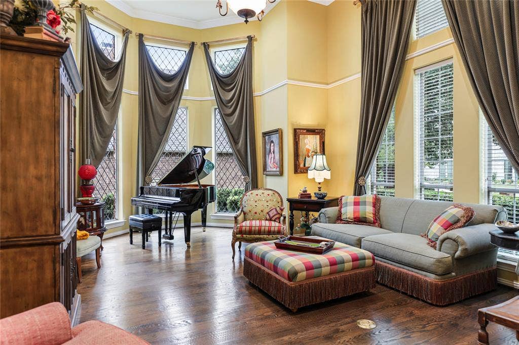1204 Hills Creek Drive, McKinney, TX 75072 1204 Hills Creek Drive, McKinney, TX 75072