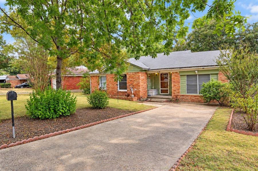 Property photo for 2138 Longwood Lane, Dallas, TX