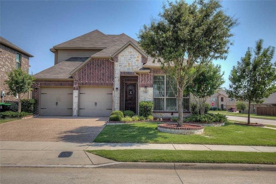 Property photo for 904 Lake Meadow Lane, Little Elm, TX