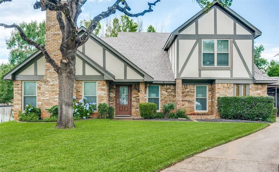 Property photo for 5725 Trails Edge Court, Arlington, TX