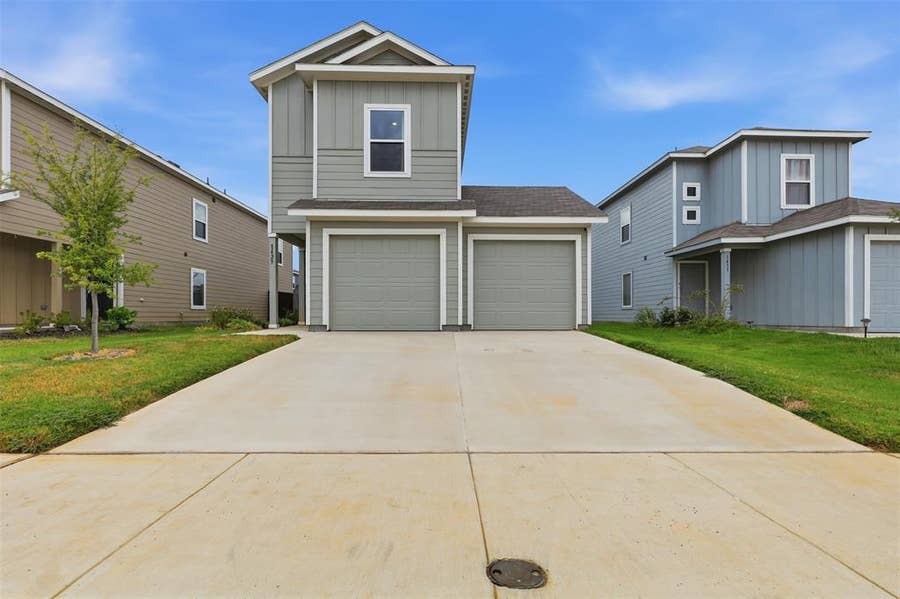 Property photo for 1429 Teak Lane, Fort Worth, TX