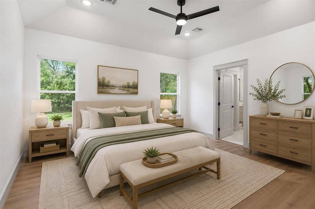 14583 Cherokee Lane, Log Cabin, TX 75148 Virtual image Vaulted ceiling with recessed lighting and a ceiling fan