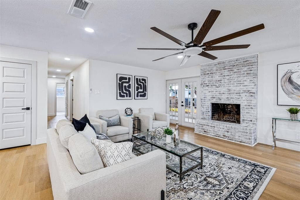 5445 Enderly Place, Dallas, TX 75227 5445 Enderly Place, Dallas, TX 75227