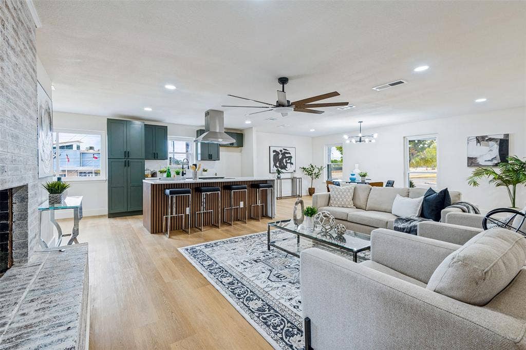 5445 Enderly Place, Dallas, TX 75227 5445 Enderly Place, Dallas, TX 75227