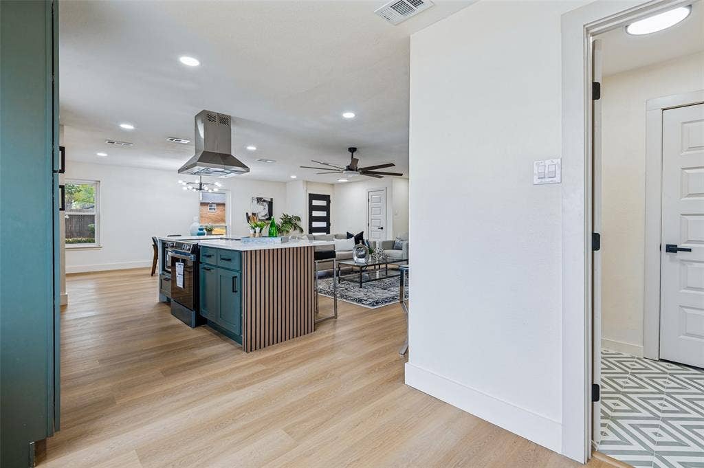 5445 Enderly Place, Dallas, TX 75227 5445 Enderly Place, Dallas, TX 75227