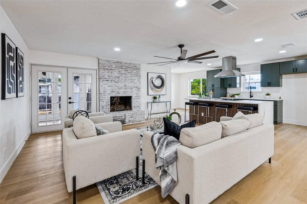5445 Enderly Place, Dallas, TX 75227 5445 Enderly Place, Dallas, TX 75227