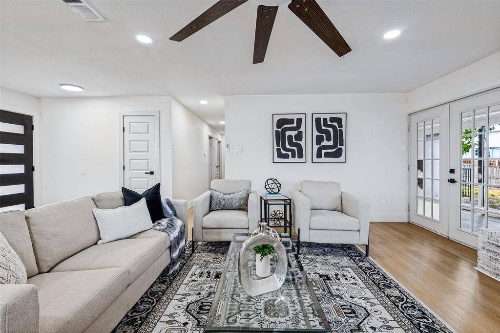 5445 Enderly Place, Dallas, TX 75227 5445 Enderly Place, Dallas, TX 75227