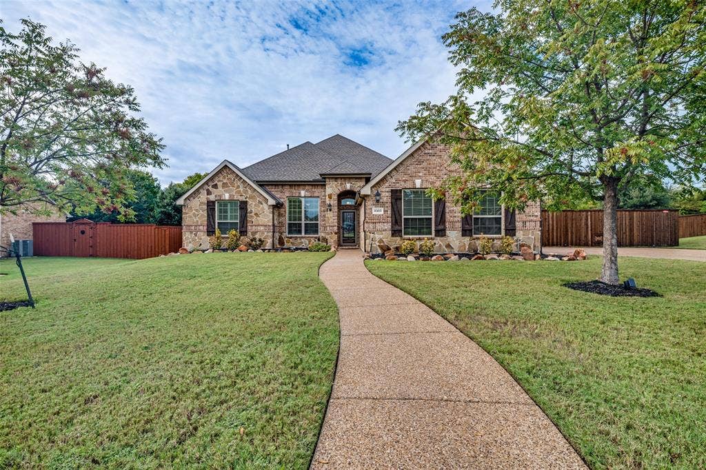 Beautiful 8303 Lake Valley Ct on oversized Cul de sac lot