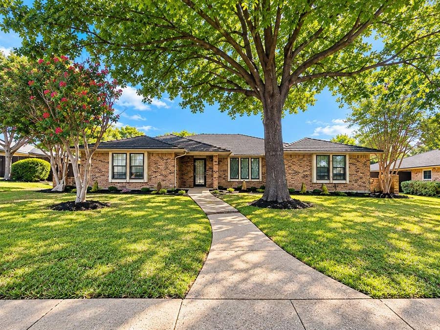 Property photo for 1340 Marble Canyon Drive, DeSoto, TX