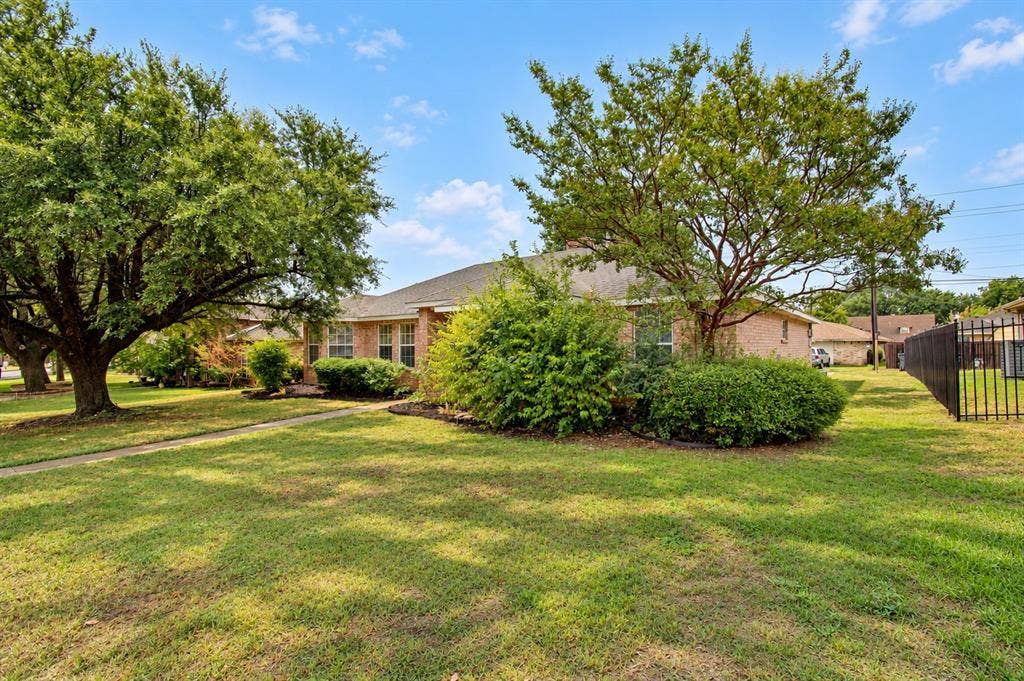 2040 Garden Crest Lane, Dallas, TX 75232 2040 Garden Crest Lane, Dallas, TX 75232