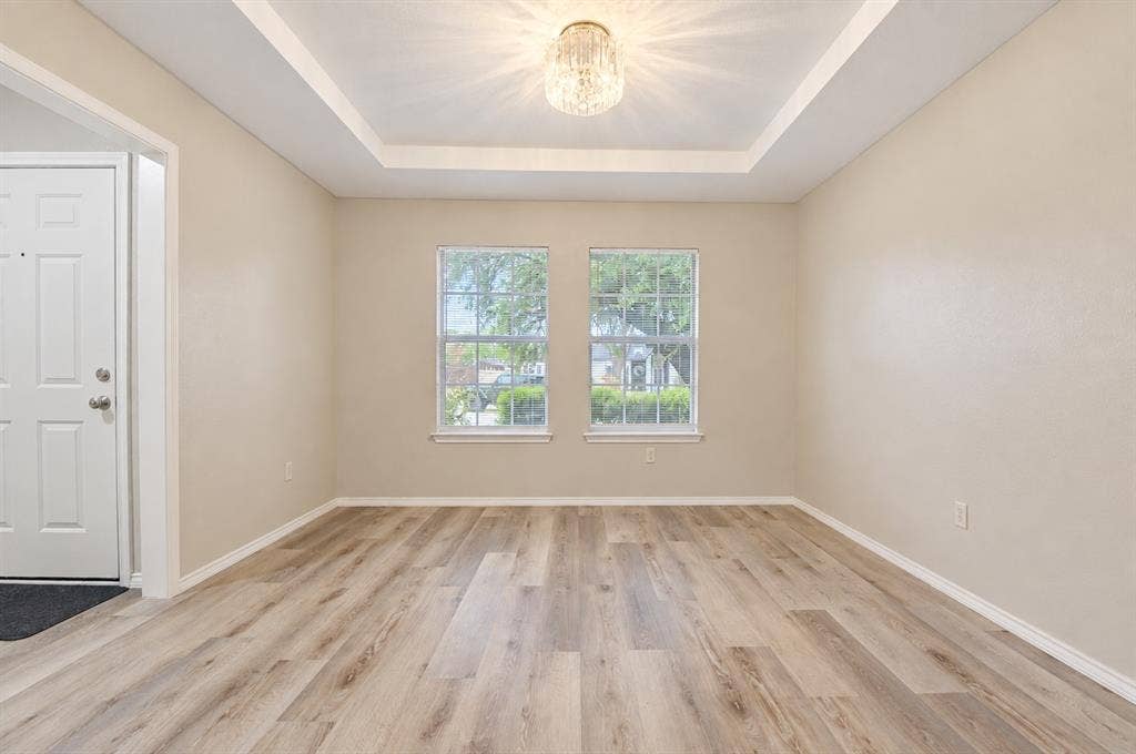 2040 Garden Crest Lane, Dallas, TX 75232 Formal dining or sitting area!