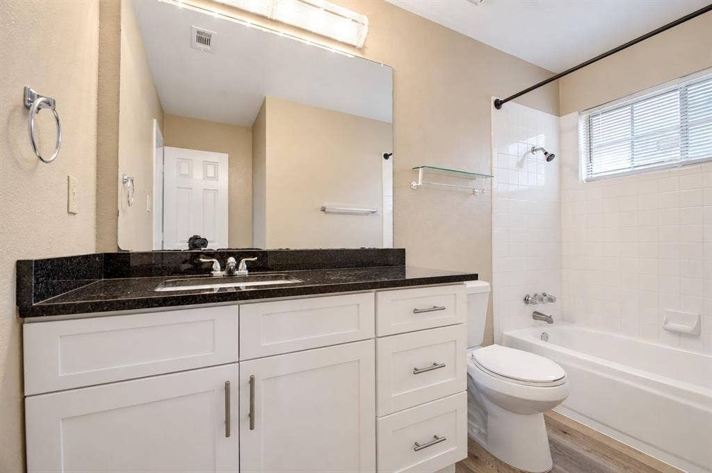 2040 Garden Crest Lane, Dallas, TX 75232 Guest bath with granite countertop