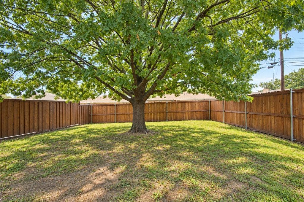 2040 Garden Crest Lane, Dallas, TX 75232 Spacious backyard and a shade tree!