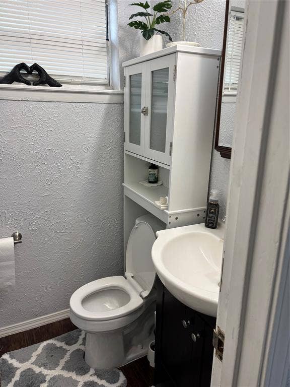 3525 Susan Drive, Mesquite, TX 75150 Half Bath