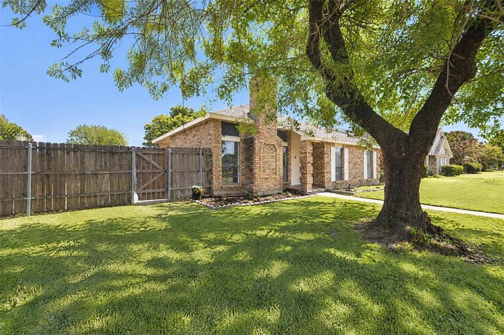 2650 Princewood Drive, Garland, TX 75040 2650 Princewood Drive, Garland, TX 75040