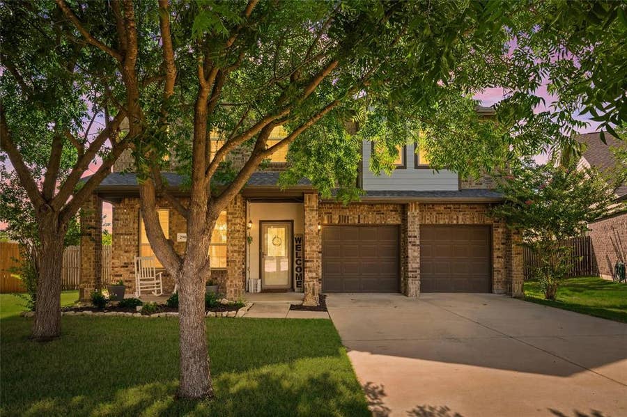 Property photo for 2904 Big Horn Bluff Court, Fort Worth, TX