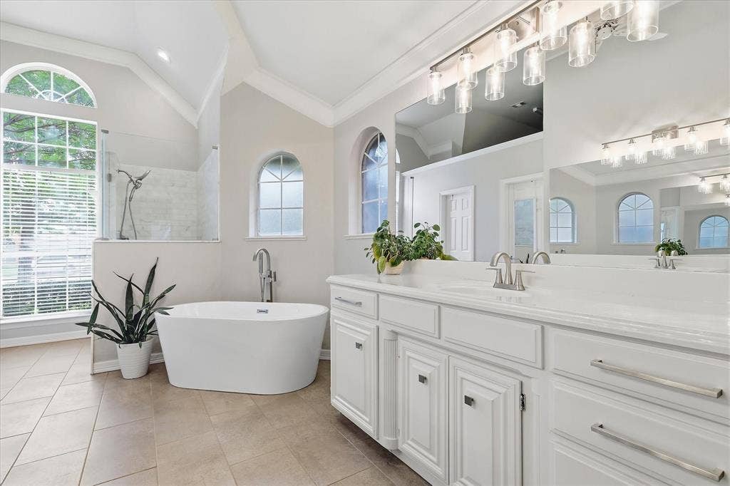 2705 Mimosa Court, Bedford, TX 76021 2705 Mimosa Court, Bedford, TX 76021