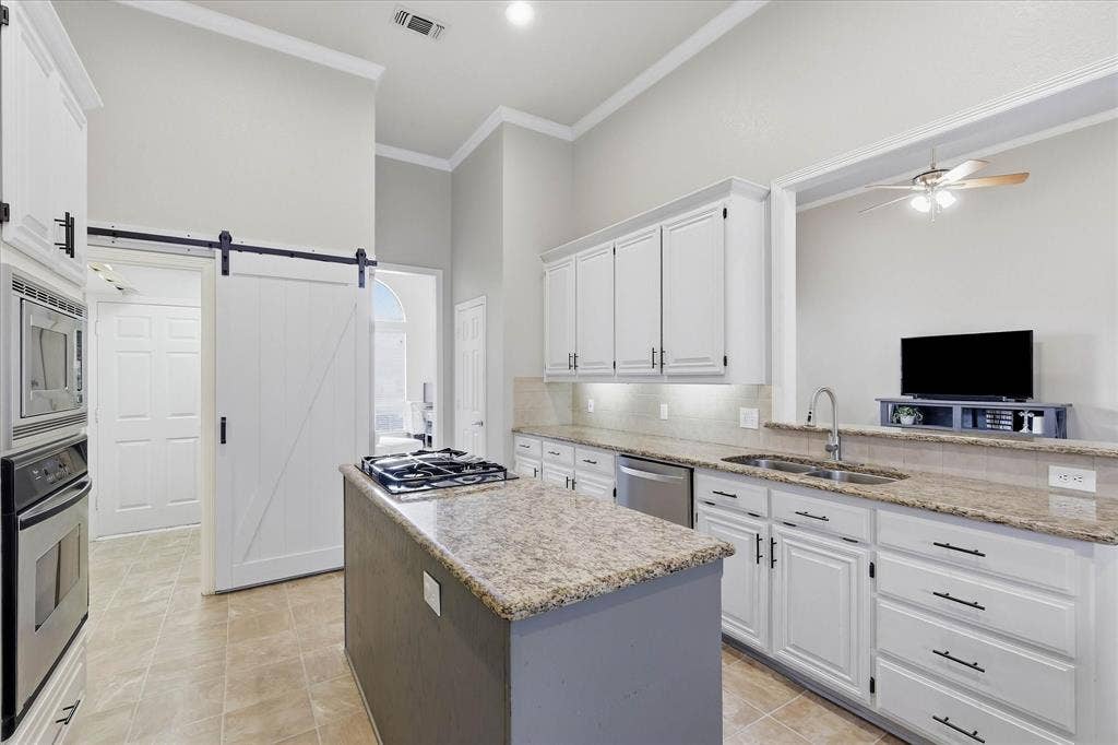 2705 Mimosa Court, Bedford, TX 76021 2705 Mimosa Court, Bedford, TX 76021