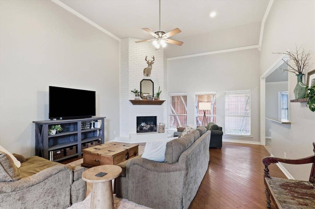 2705 Mimosa Court, Bedford, TX 76021 2705 Mimosa Court, Bedford, TX 76021