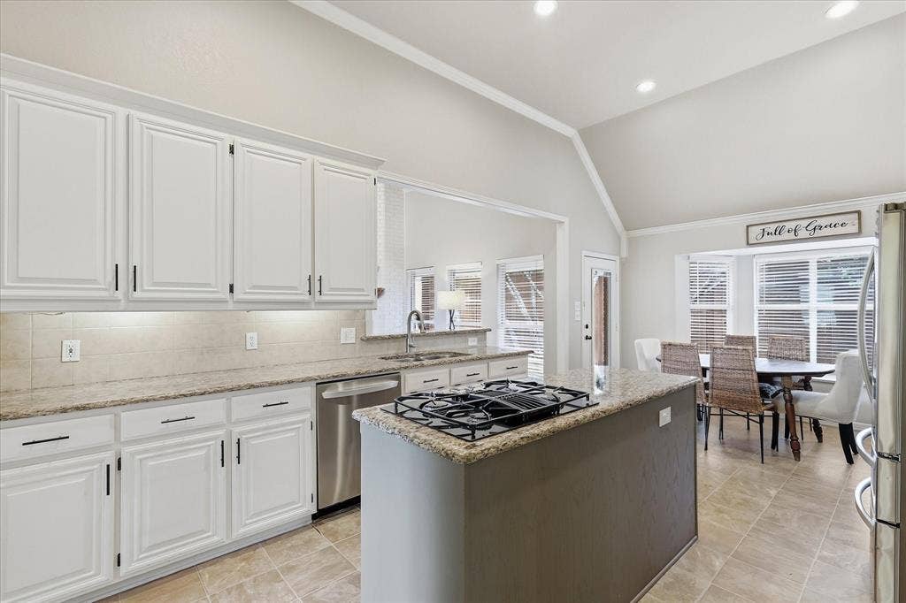 2705 Mimosa Court, Bedford, TX 76021 2705 Mimosa Court, Bedford, TX 76021