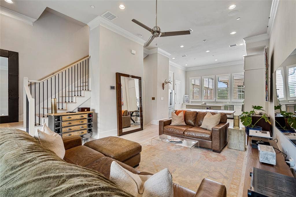 2157 Wenge Lane, Dallas, TX 75219 2157 Wenge Lane, Dallas, TX 75219