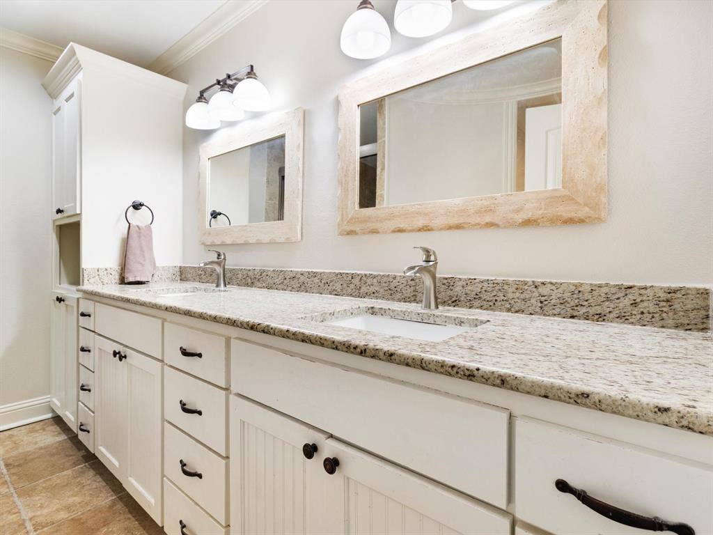 9902 Galway Drive, Dallas, TX 75218 Primary bathroom