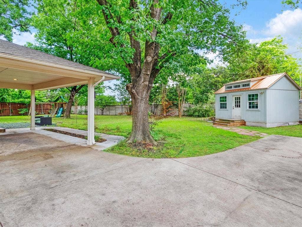 9902 Galway Drive, Dallas, TX 75218 Detached office which can be used as a bonus room or gym
