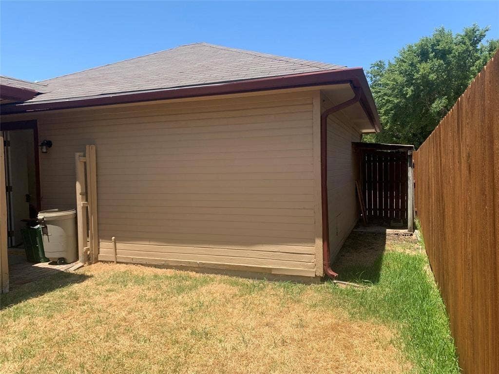 2766 Claremont Drive, Grand Prairie, TX 75052 2766 Claremont Drive, Grand Prairie, TX 75052