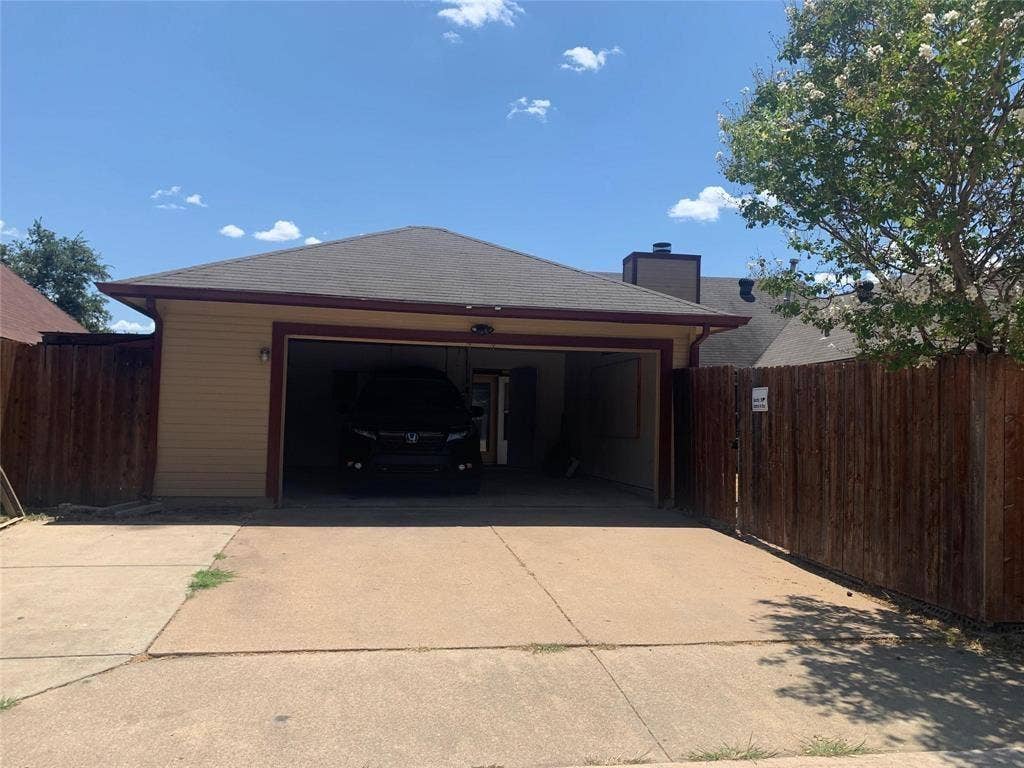 2766 Claremont Drive, Grand Prairie, TX 75052 2766 Claremont Drive, Grand Prairie, TX 75052