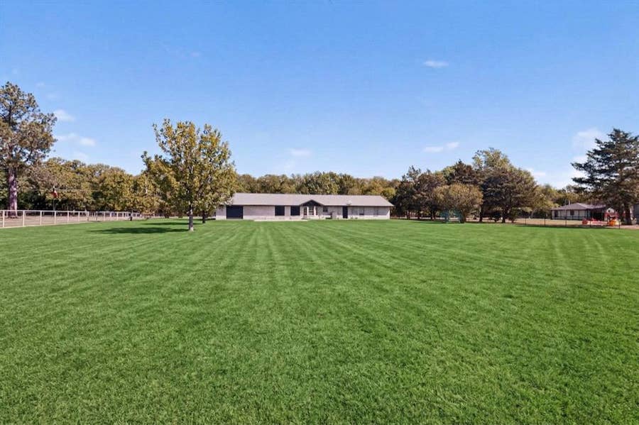 Property photo for 529 Morris Lane, Greenville, TX