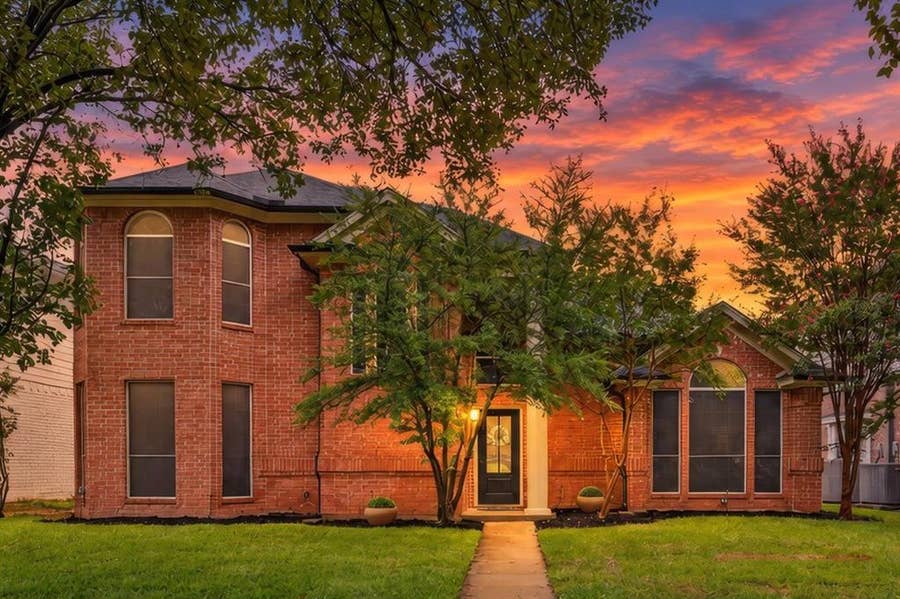 Property photo for 6023 Copperfield Drive, Arlington, TX