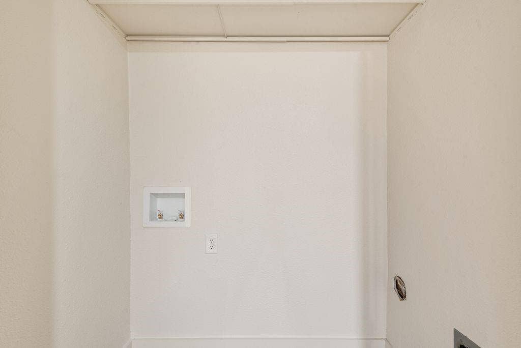 3357 Nottingham Lane, Plano, TX 75074 3357 Nottingham Lane, Plano, TX 75074