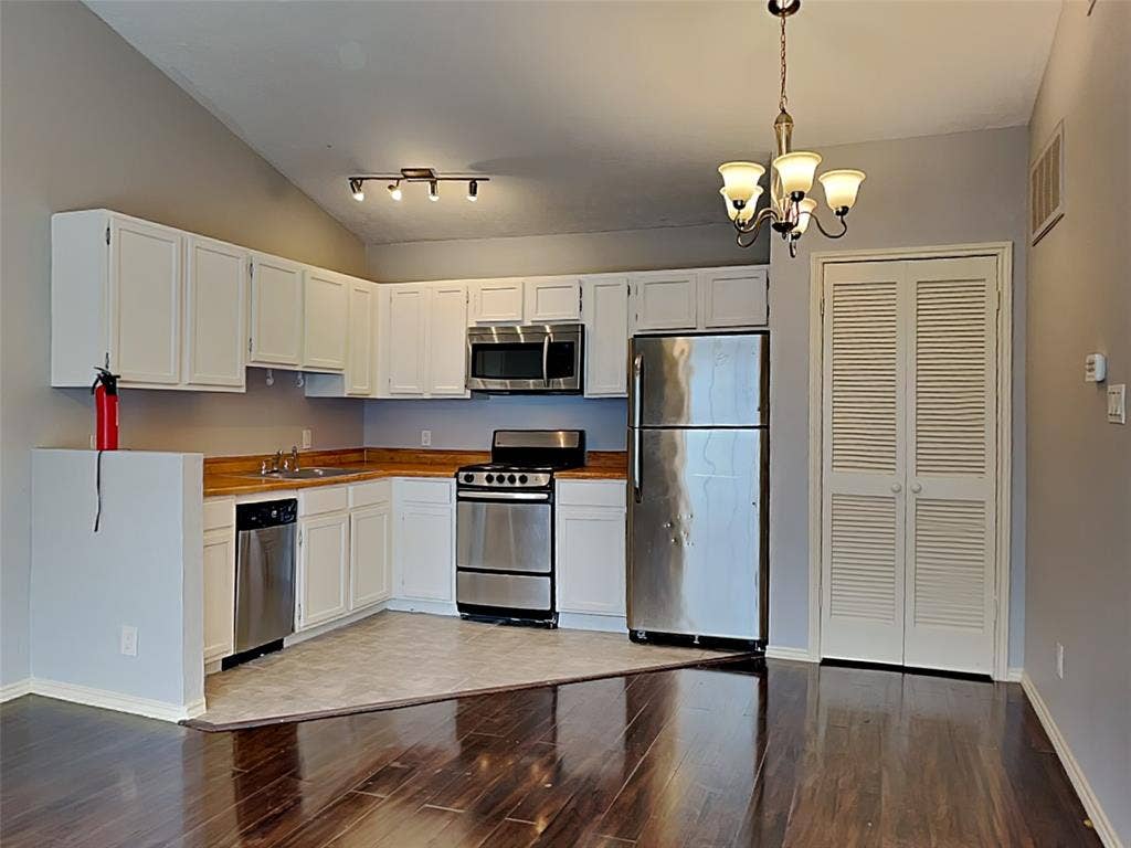 6108 Abrams, #323, Dallas, TX 75231