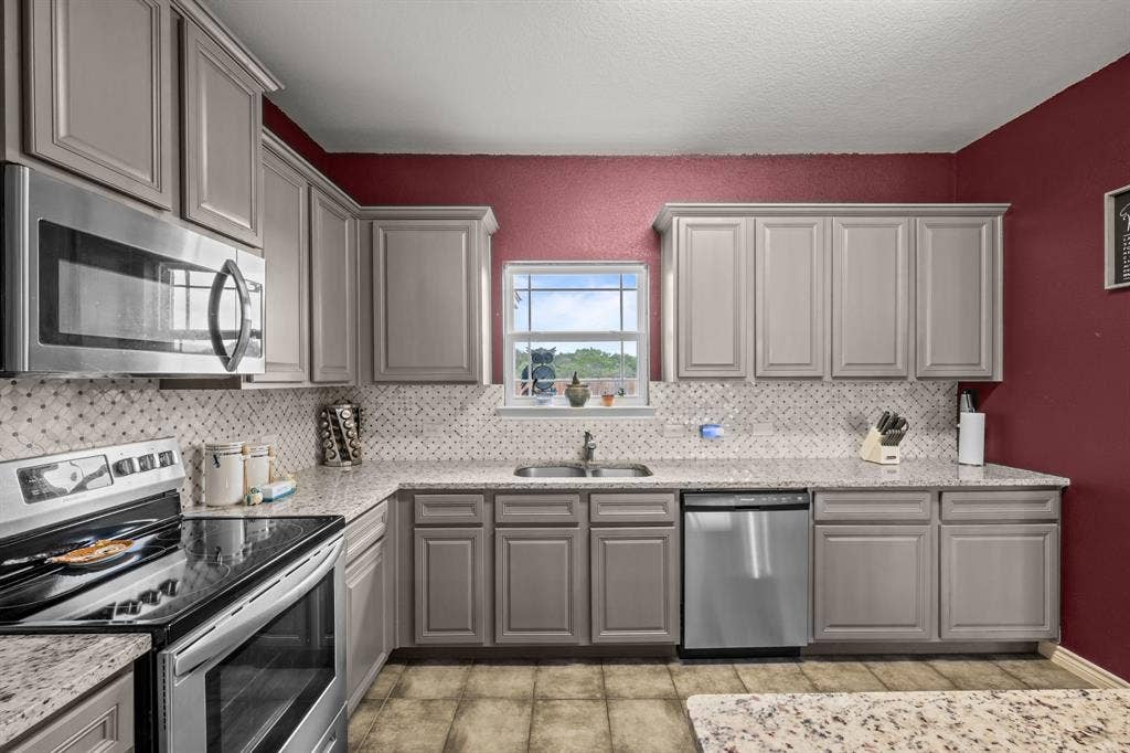 1215 River Hills Road, Stephenville, TX 76401 Kitchen