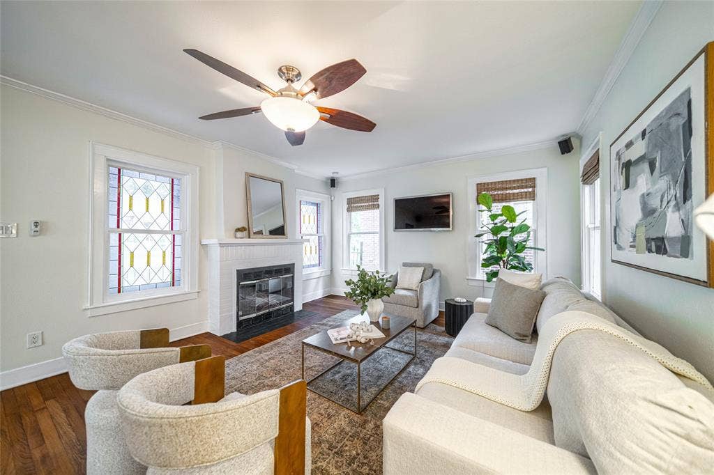 5322 Vanderbilt Ave.