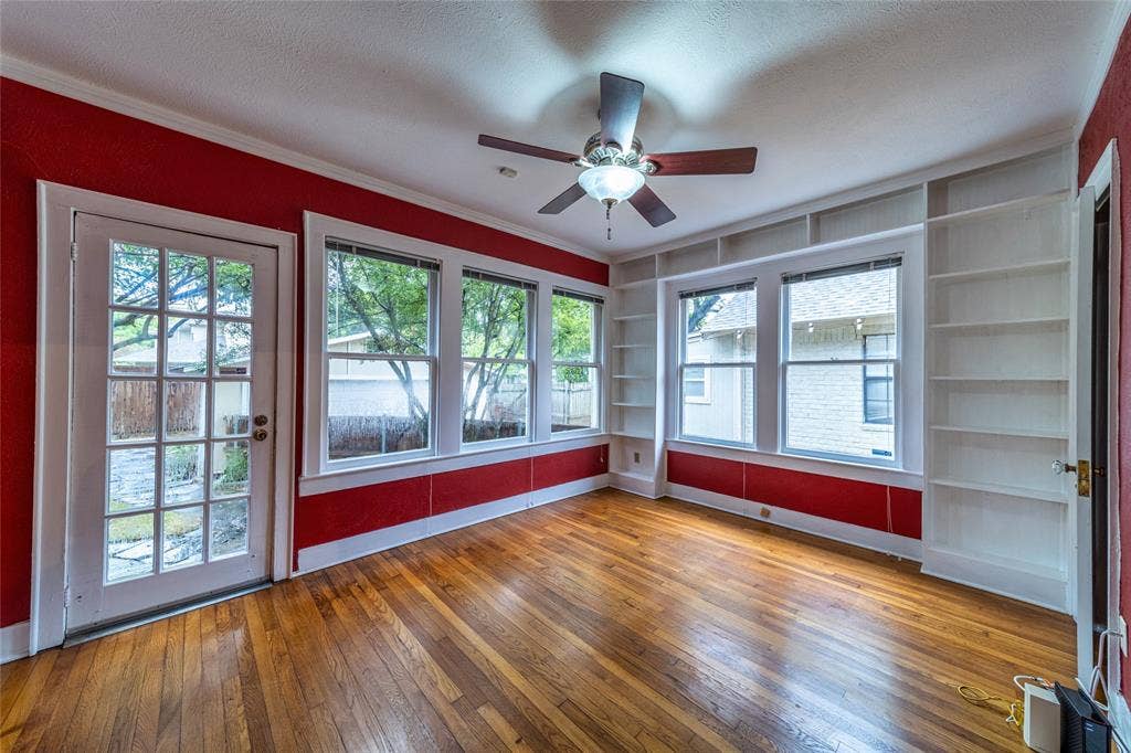 5322 Vanderbilt Ave.