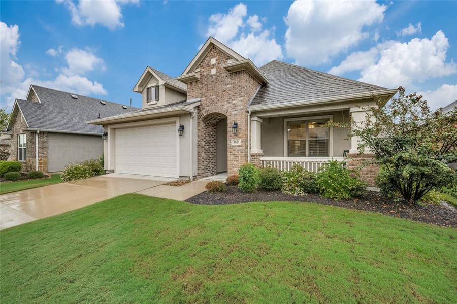 Property photo for 9621 Creekwood Drive, Denton, TX