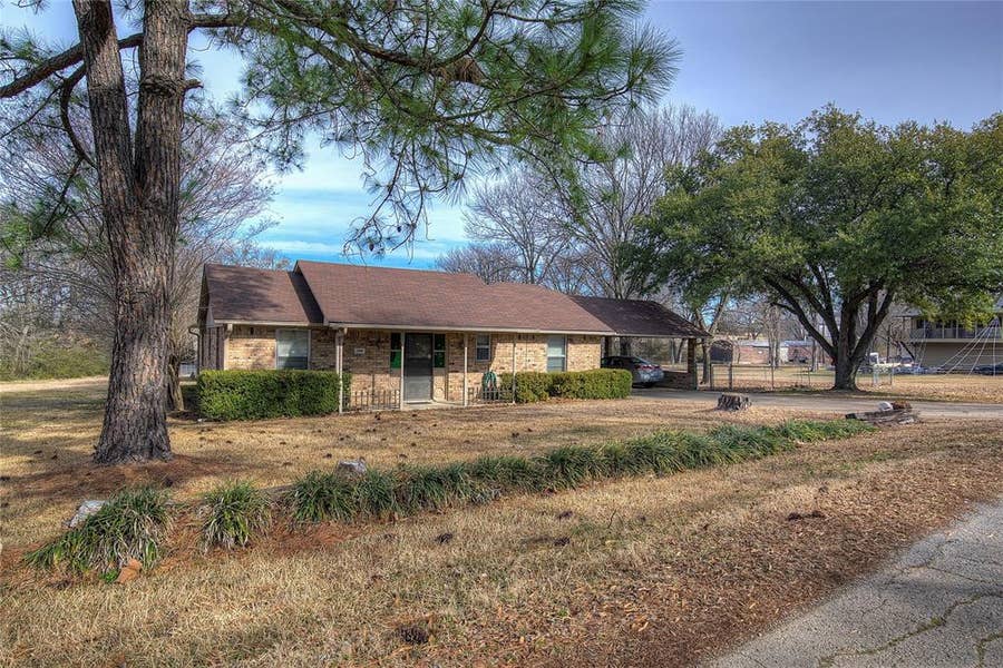 Property photo for 204 Garrett Avenue, East Tawakoni, TX