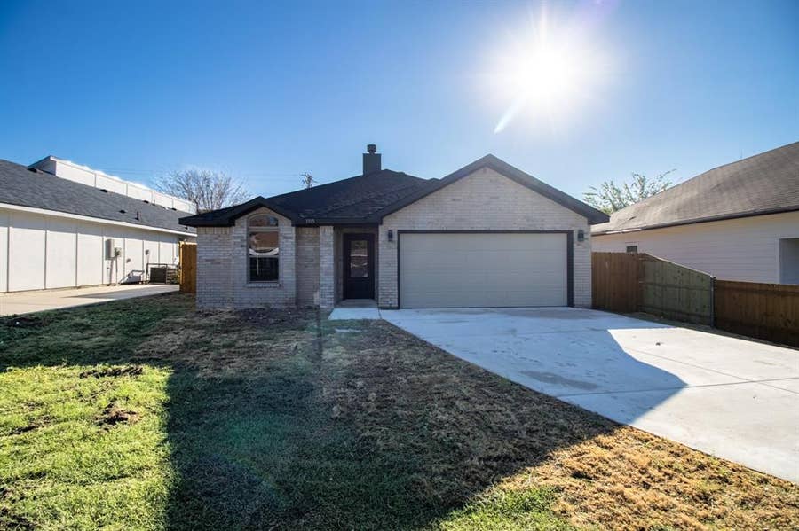 Property photo for 1915 Missouri Avenue, Fort Worth, TX