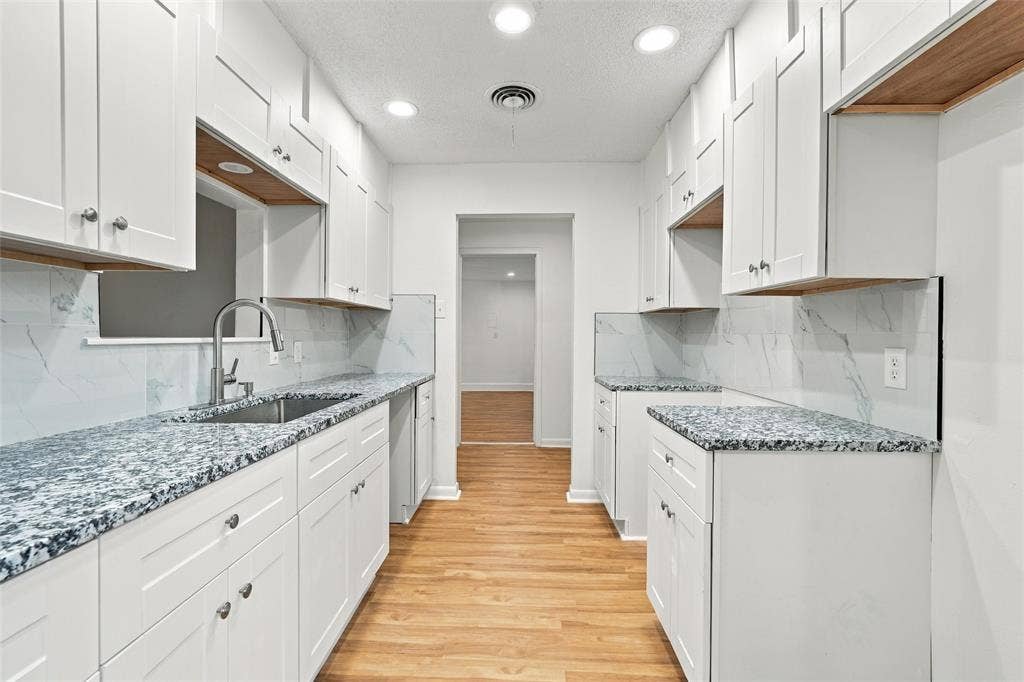 1720 Mountainview Drive, Waco, TX 76710 1720 Mountainview Drive, Waco, TX 76710
