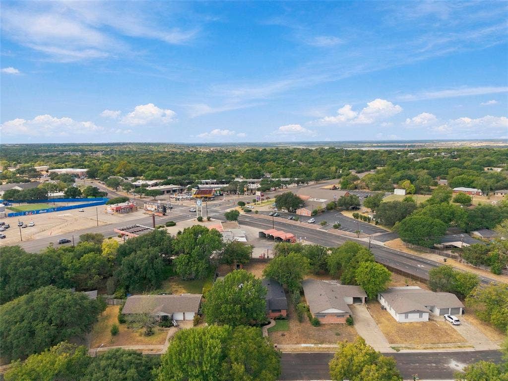 1720 Mountainview Drive, Waco, TX 76710 1720 Mountainview Drive, Waco, TX 76710