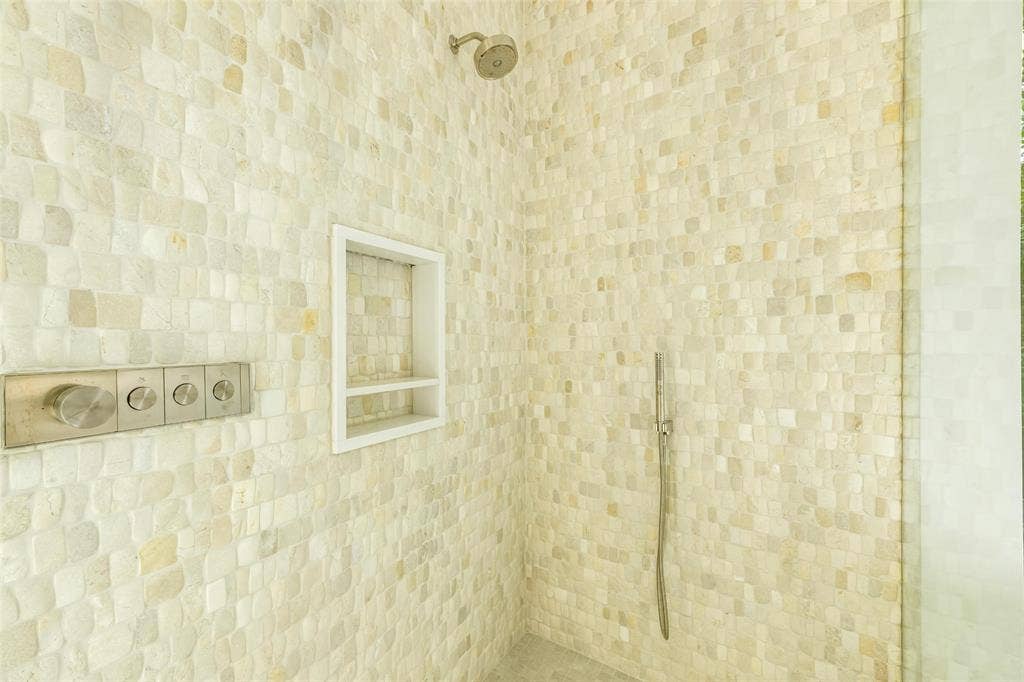 4718 W Amherst Avenue, Dallas, TX 75209 4718 W Amherst Avenue, Dallas, TX 75209