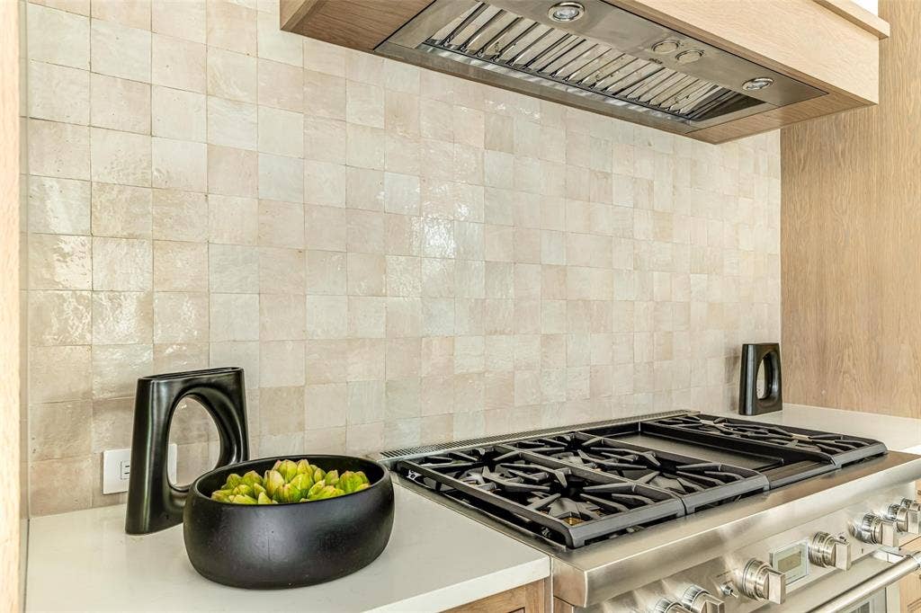 4718 W Amherst Avenue, Dallas, TX 75209 4718 W Amherst Avenue, Dallas, TX 75209