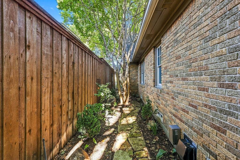 5906 Mercedes Avenue, Dallas, TX 75206