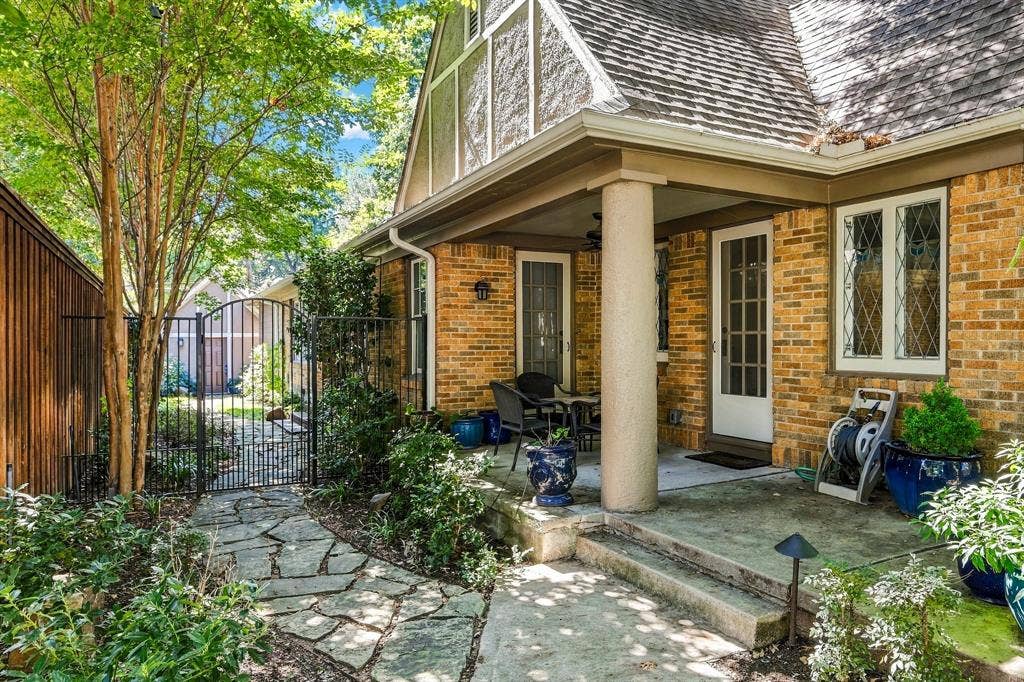 5906 Mercedes Avenue, Dallas, TX 75206