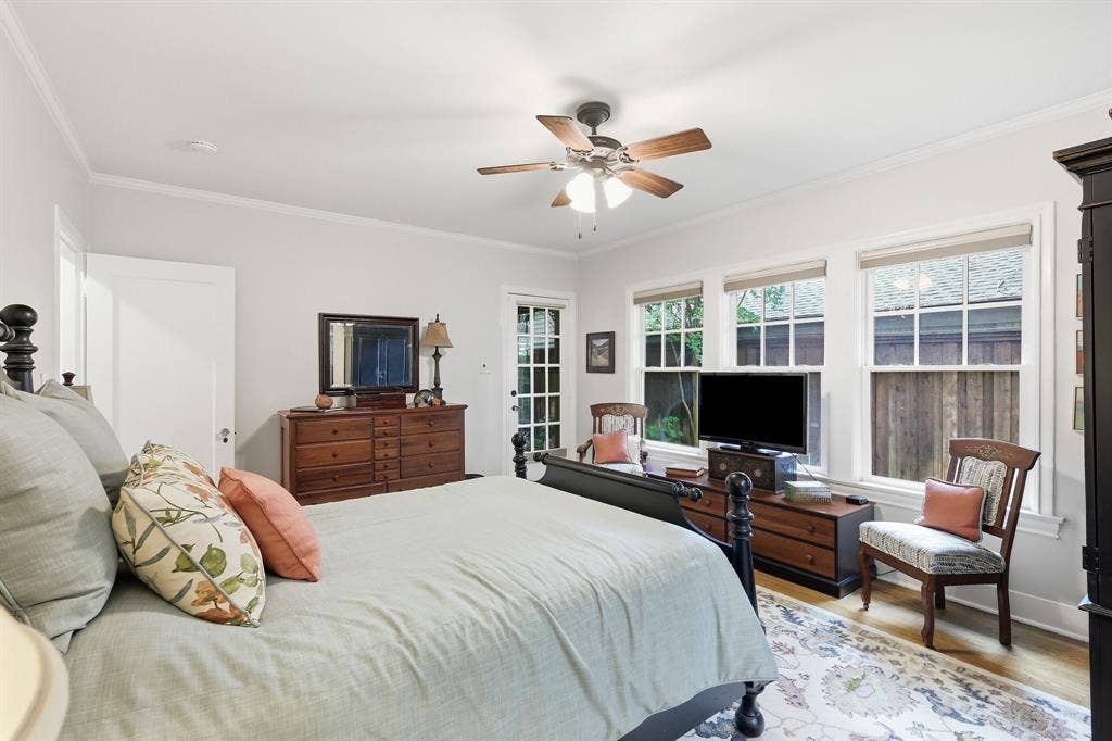 5906 Mercedes Avenue, Dallas, TX 75206