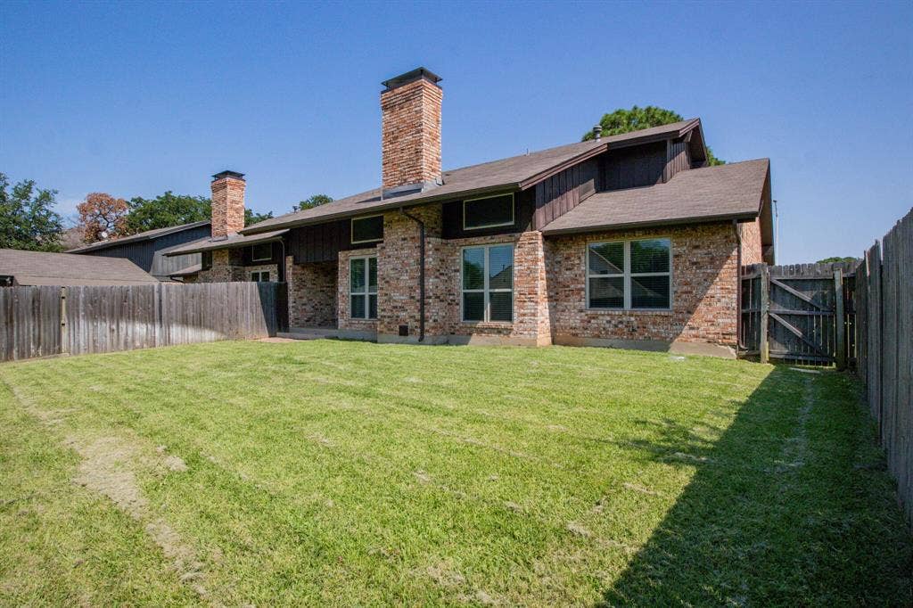 1726-1728 Stonegate Drive, Denton, TX 76205 1726-1728 Stonegate Drive, Denton, TX 76205